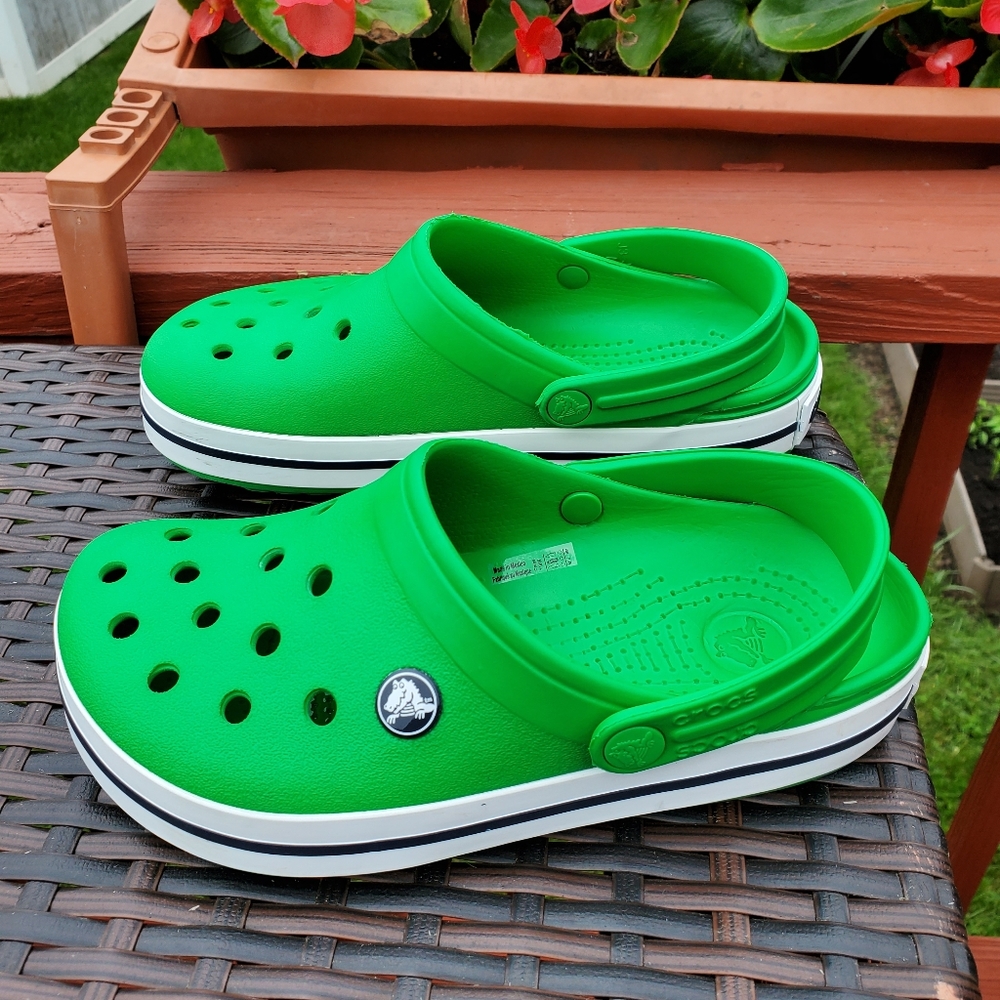 Mens Sz 4 Womens Sz 6  Crocs Crocband Clogs Green